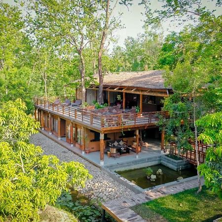 Miraaya Wellness And Golf Resort Chitwan Dış mekan fotoğraf