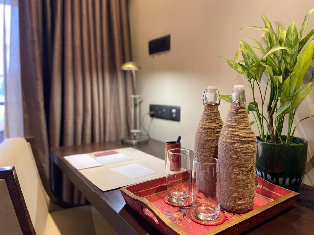 Miraaya Wellness And Golf Resort Chitwan Dış mekan fotoğraf