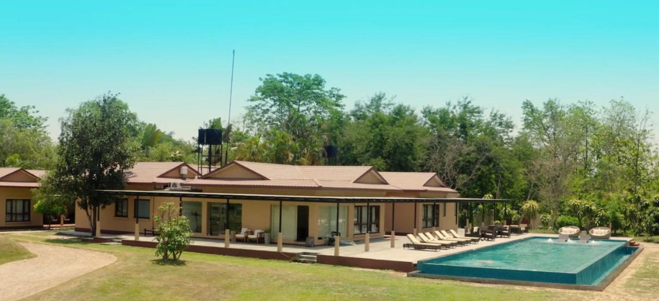 Miraaya Wellness And Golf Resort Chitwan Dış mekan fotoğraf