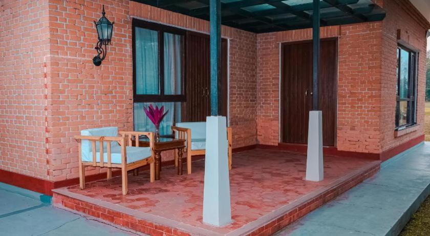 Miraaya Wellness And Golf Resort Chitwan Dış mekan fotoğraf