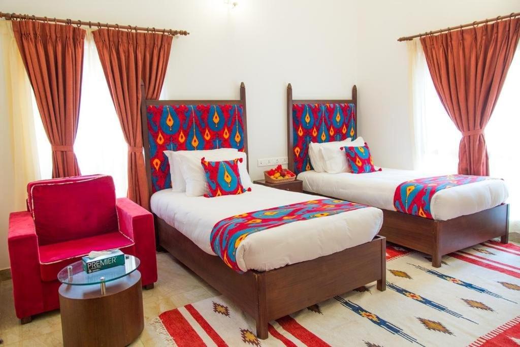 Miraaya Wellness And Golf Resort Chitwan Dış mekan fotoğraf