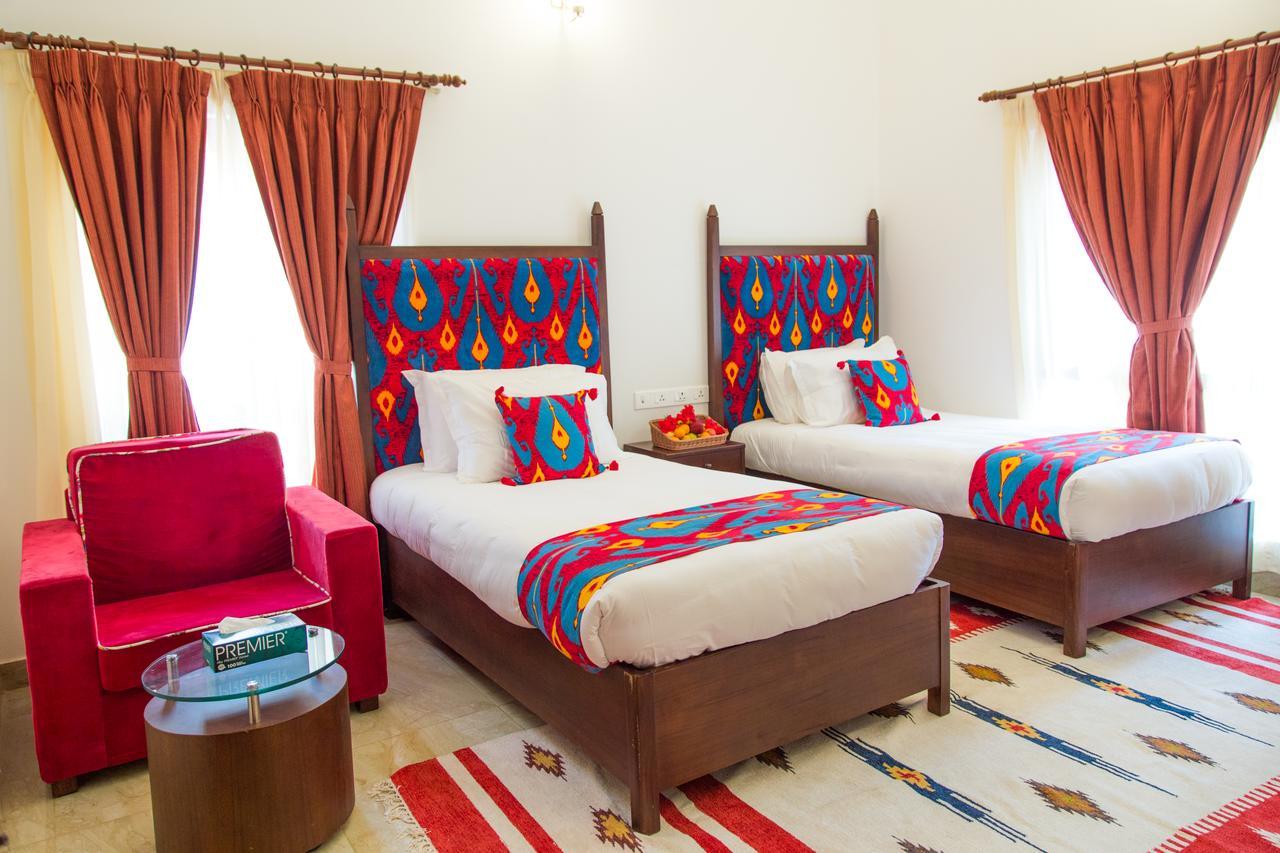Miraaya Wellness And Golf Resort Chitwan Dış mekan fotoğraf