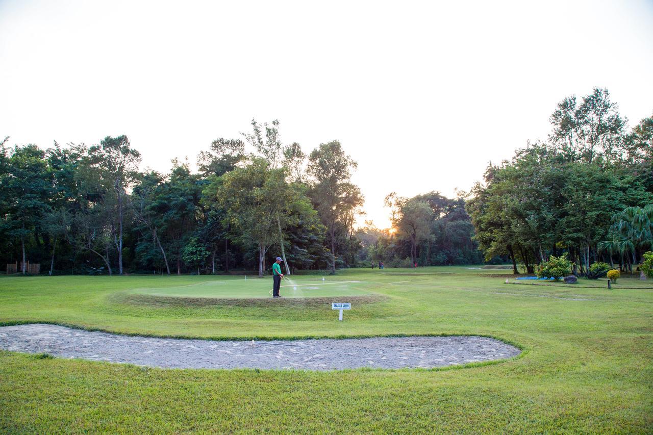 Miraaya Wellness And Golf Resort Chitwan Dış mekan fotoğraf