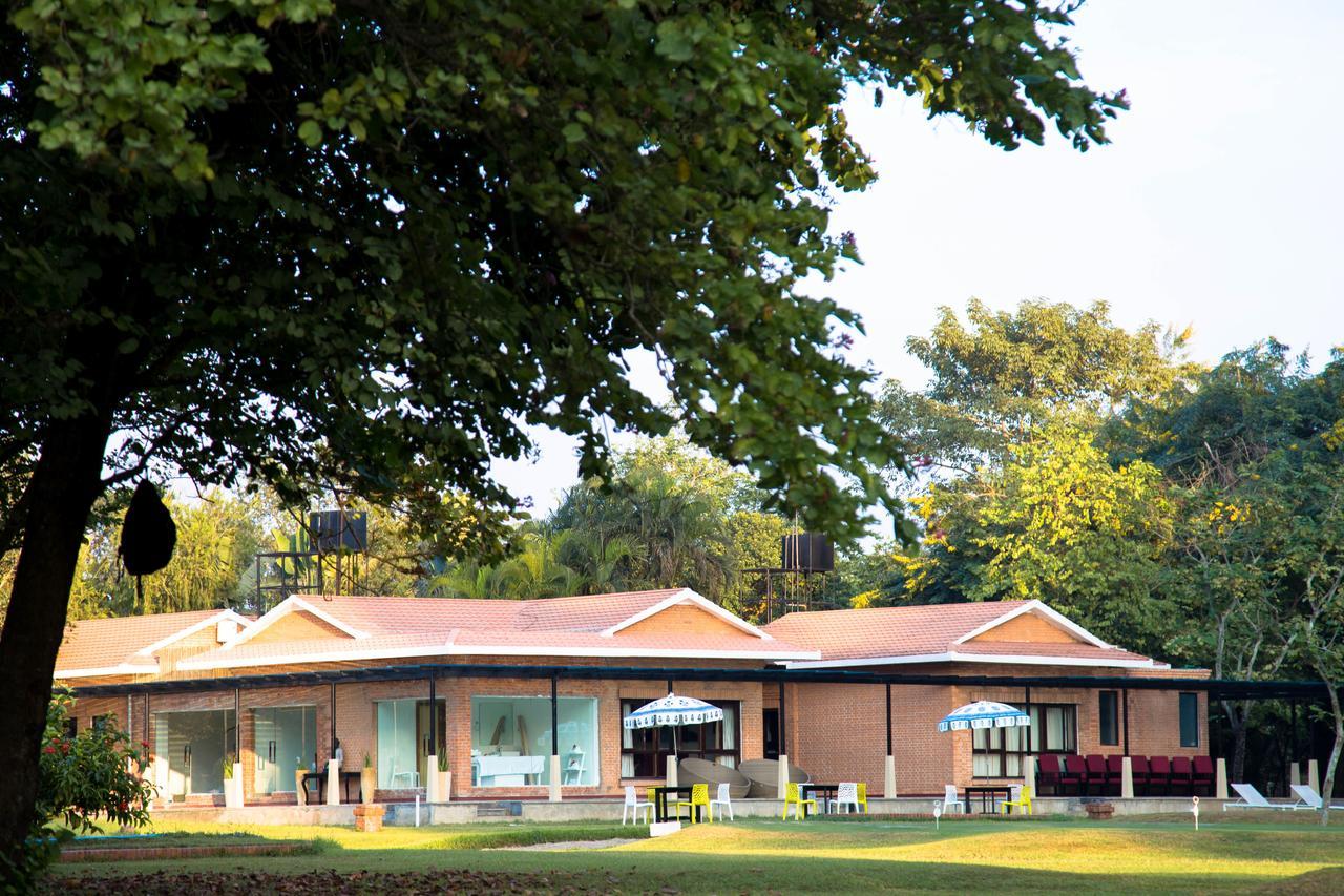 Miraaya Wellness And Golf Resort Chitwan Dış mekan fotoğraf