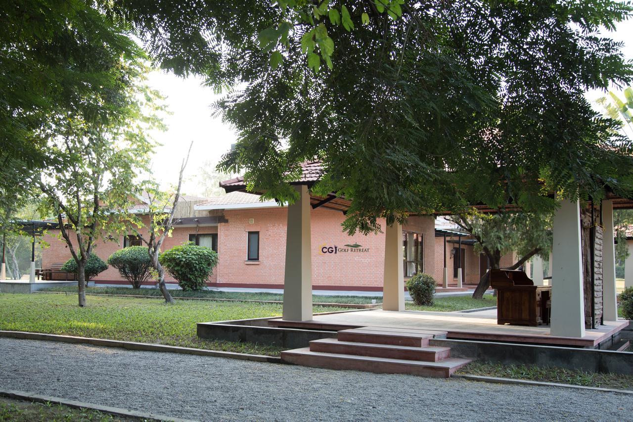 Miraaya Wellness And Golf Resort Chitwan Dış mekan fotoğraf