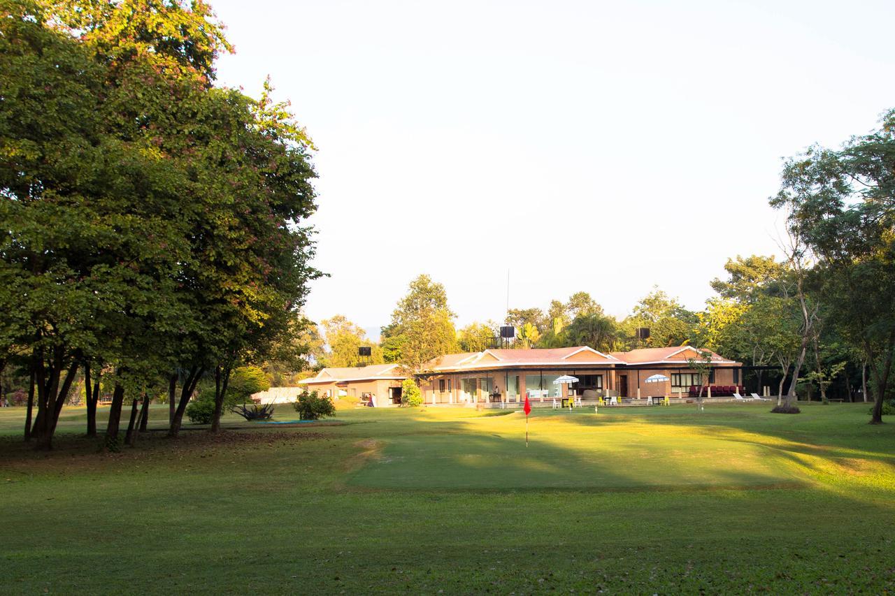 Miraaya Wellness And Golf Resort Chitwan Dış mekan fotoğraf