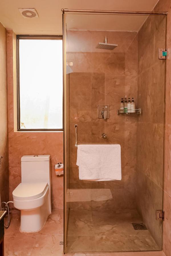 Miraaya Wellness And Golf Resort Chitwan Dış mekan fotoğraf